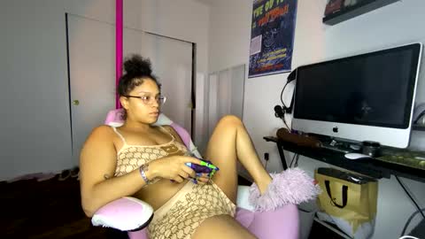 Snapshot of xstargazingx chatting on September 24, 4:55 am xStarGazingx online show from September 24, 4:55 am