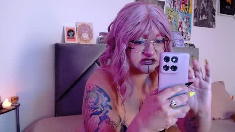 Snapshot of xxgreengoodxx chatting on October 8, 7:40 pm xxgreengoodxx online show from October 8, 7:40 pm
