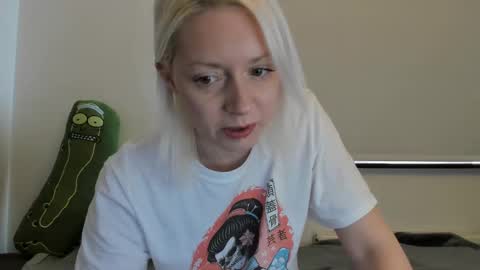 Snapshot of xxkimber_bentonxx chatting on December 3, 10:26 am Next online Monday to Friday 10am till 2pm UK time online show from December 3, 10:26 am