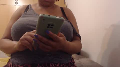 Snapshot of xxxbustybabe27x chatting on March 8, 9:24 am Ayanda online show from March 8, 9:24 am