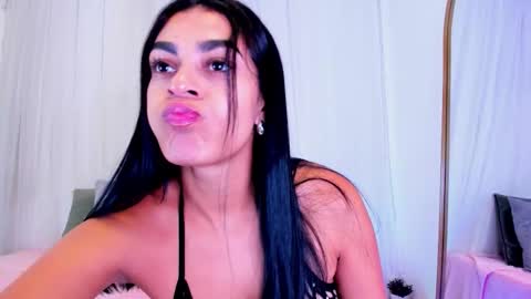 Snapshot of yasiir_0229 chatting on October 9, 6:17 am Yasiir online show from October 9, 6:17 am