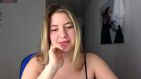 Yasyaa  online show from February 2, 3:10 am