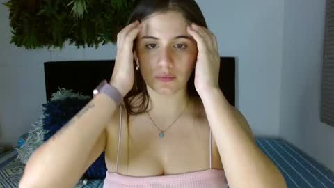 Snapshot of yenn_claros chatting on March 8, 4:20 am Yenni online show from March 8, 4:20 am