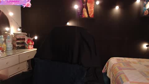 Snapshot of yes2802 chatting on October 1, 6:35 pm Yesi online show from October 1, 6:35 pm