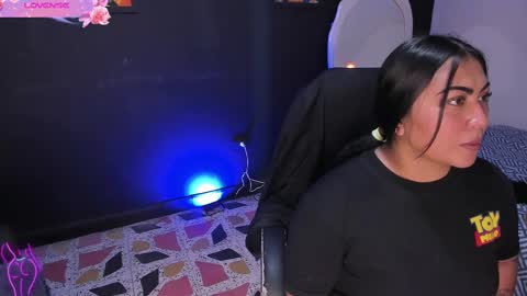 Snapshot of yes2802 chatting on February 25, 12:27 pm Yesi online show from February 25, 12:27 pm