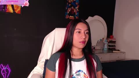 Snapshot of yes2802 chatting on February 14, 2:02 pm Yesi online show from February 14, 2:02 pm