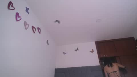 Yiny online show from February 28, 4:10 am