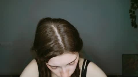 yoka_paradoxxx online show from November 12, 5:27 am