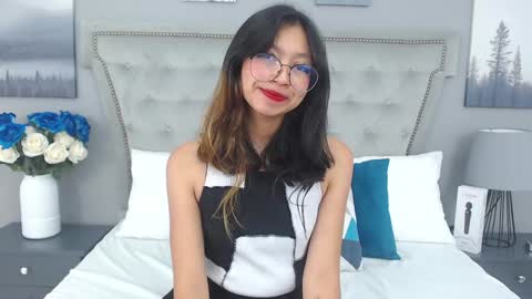 Snapshot of yommi_winx chatting on January 13, 9:52 pm Yommi Winx online show from January 13, 9:52 pm