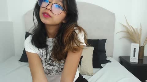 Snapshot of yommi_winx chatting on February 8, 1:32 am Yommi Winx online show from February 8, 1:32 am