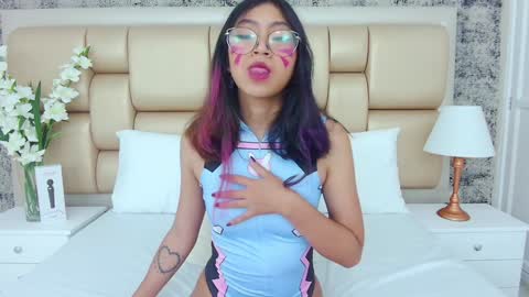 Snapshot of yommi_winx chatting on December 23, 8:03 pm Yommi Winx online show from December 23, 8:03 pm