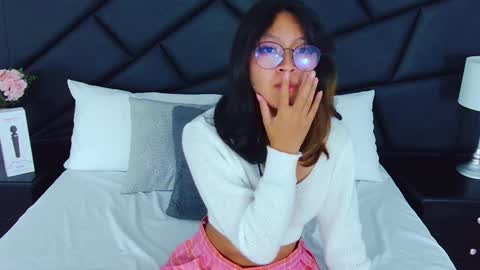 Snapshot of yommi_winx chatting on February 7, 9:16 am Yommi Winx online show from February 7, 9:16 am
