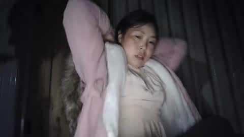 yongmi_ online show from December 1, 12:52 pm