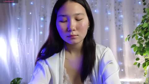 Snapshot of yoon_mii chatting on October 18, 12:52 pm i am Yoon online show from October 18, 12:52 pm