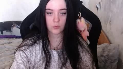 your_8a8y online show from October 2, 11:04 am