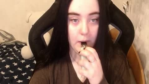 your_8a8y online show from January 15, 11:32 am