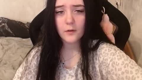 your_8a8y online show from September 25, 9:52 am