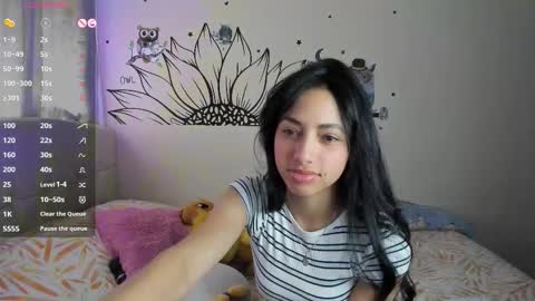 mia3 online show from November 13, 3:33 pm