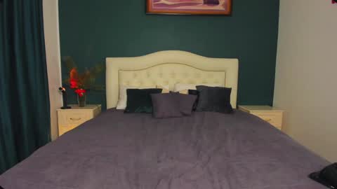 Snapshot of your_eclipse chatting on December 27, 3:49 pm Goddess Alana online show from December 27, 3:49 pm