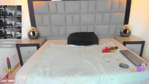 your_lady_milf online show from November 29, 11:53 pm