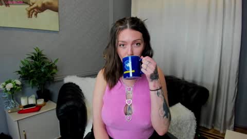 Snapshot of your_little_mom chatting on December 19, 11:07 am Viky online show from December 19, 11:07 am