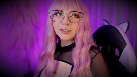 Cami independent model online show from March 29, 4:00 am