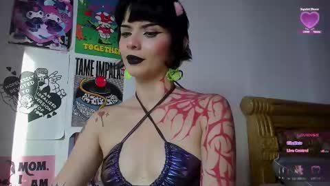 Snapshot of your_rosenrot chatting on March 10, 9:40 pm Daniela Help me reach 100 likes online show from March 10, 9:40 pm