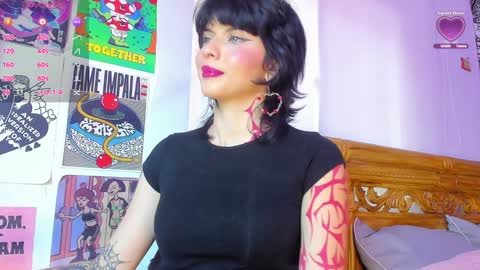 Snapshot of your_rosenrot chatting on January 28, 8:47 pm Daniela Help me reach 100 likes online show from January 28, 8:47 pm