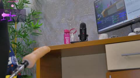Snapshot of yourburnwish chatting on December 2, 7:10 am Anna online show from December 2, 7:10 am