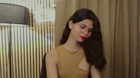 Vivian online show from October 27, 12:01 pm