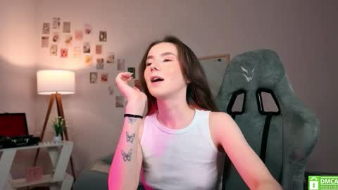 Chloe online show from November 13, 4:55 am