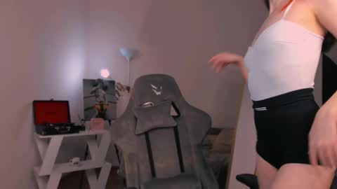 Chloe online show from March 5, 9:17 pm