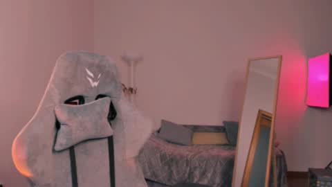 Chloe online show from March 1, 9:59 pm