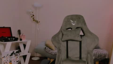 Chloe online show from January 30, 7:59 pm