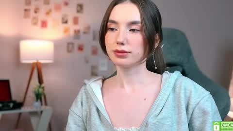 Chloe online show from September 16, 9:01 pm