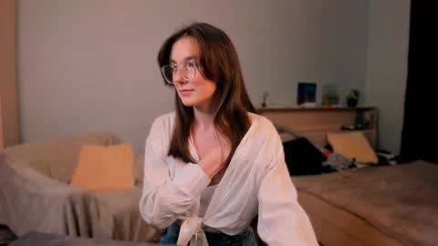 Chloe online show from February 7, 4:37 am