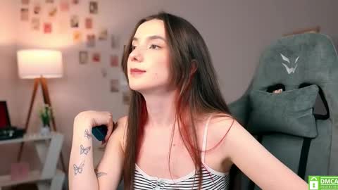 Chloe online show from October 4, 9:30 pm