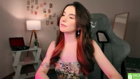 Chloe online show from December 3, 5:21 am