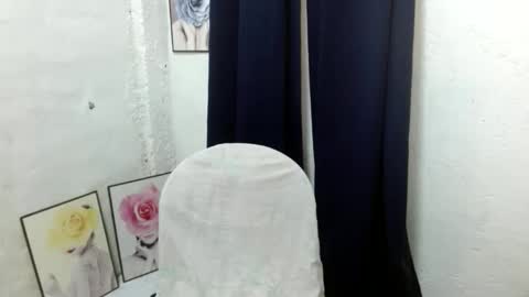 Snapshot of yourlove_regine chatting on September 17, 11:47 pm Regine online show from September 17, 11:47 pm