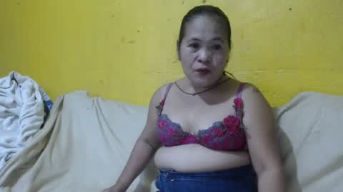 Snapshot of yourlove_regine chatting on January 20, 11:32 pm Regine online show from January 20, 11:32 pm