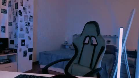 Snapshot of yourrdanceteacher chatting on October 4, 8:46 pm Eva online show from October 4, 8:46 pm