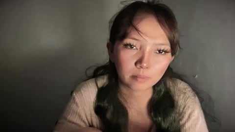 Faye online show from February 9, 7:27 pm