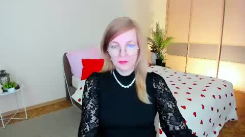 Alice online show from June 25, 12:51 pm