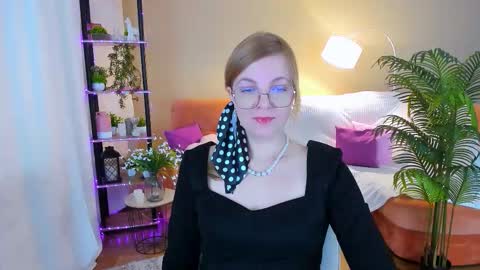 Snapshot of youruniverser chatting on October 8, 5:01 am Alice online show from October 8, 5:01 am