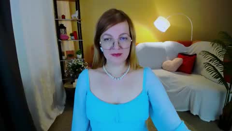 Alice online show from February 25, 12:15 pm