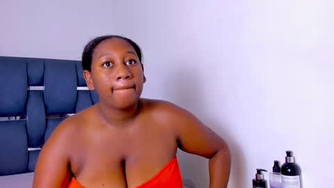 Snapshot of yourwife_anna chatting on October 17, 11:13 am yourwife_anna online show from October 17, 11:13 am