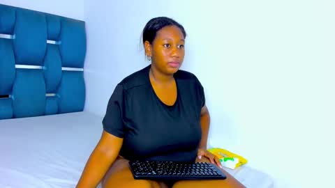 Snapshot of yourwife_anna chatting on September 27, 11:28 am yourwife_anna online show from September 27, 11:28 am