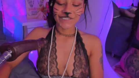 Val online show from November 1, 4:49 am