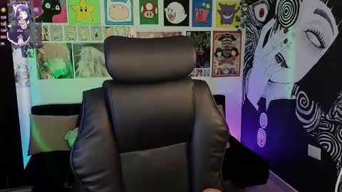    rawr   Anne Independent model      online show from November 27, 6:33 pm