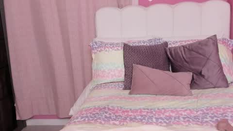 yulieth_x online show from May 16, 12:46 am